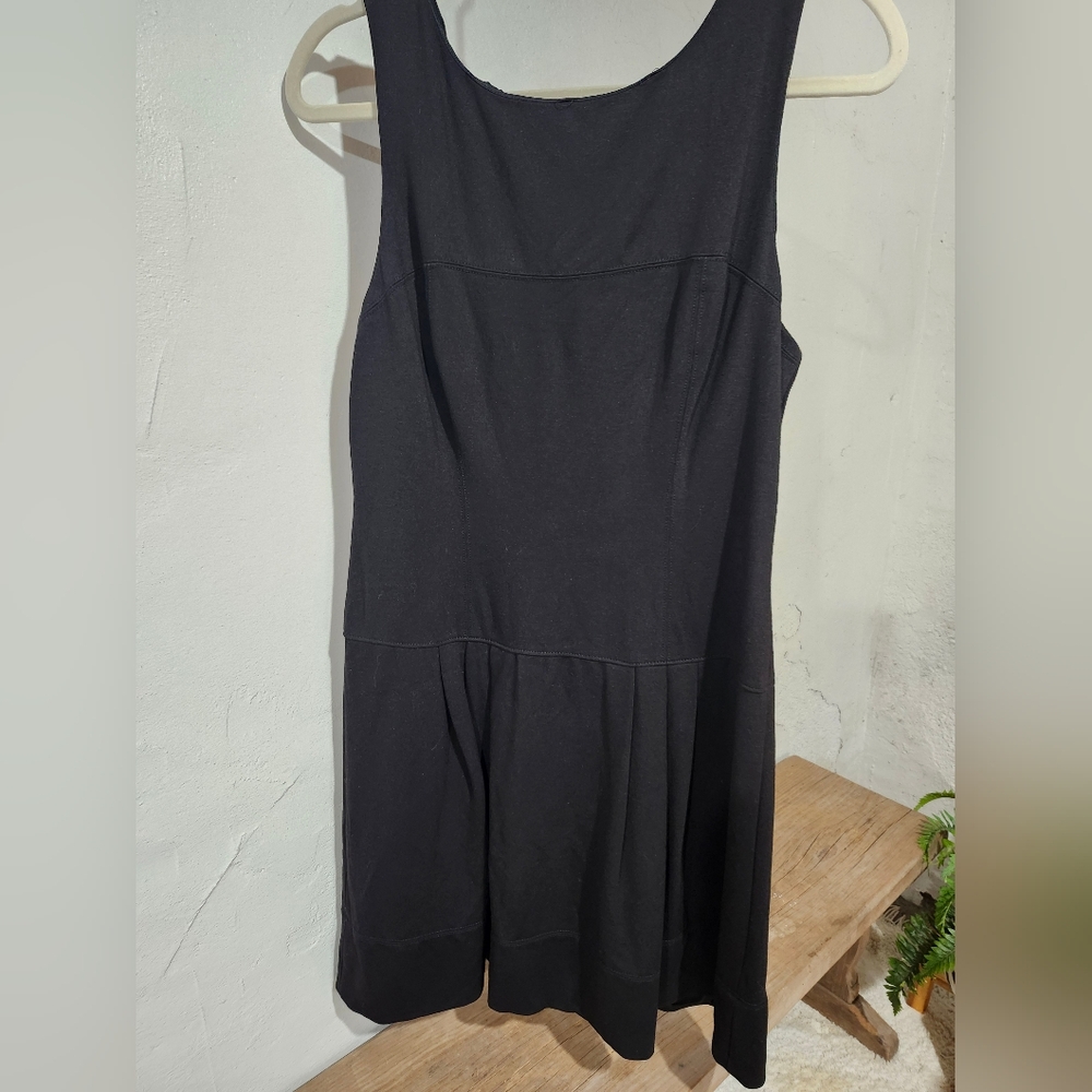 White House / Black Market Black Dress.‎ Size 10. Drop waist. Lined